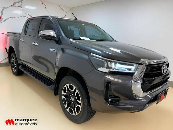 TOYOTA HILUX 2.8 D-4D TURBO DIESEL CD CONQUEST 4X4 AUTOMÁTICO TOYOTA HILUX 2.8 D-4D TURBO DIESEL CD CONQUEST 4X4 AUTOMÁTICO